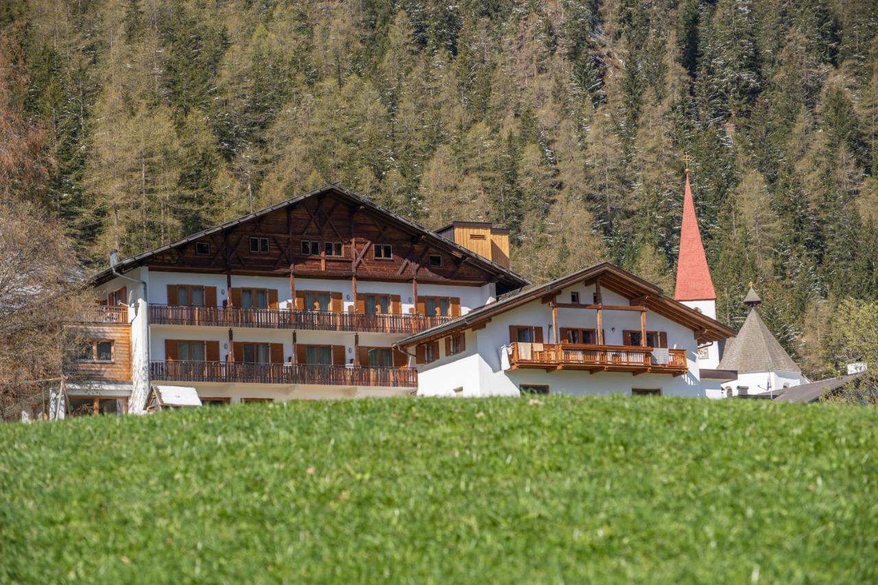 Hotel Ultnerhof St. Gertraud im Ultental Exterior foto