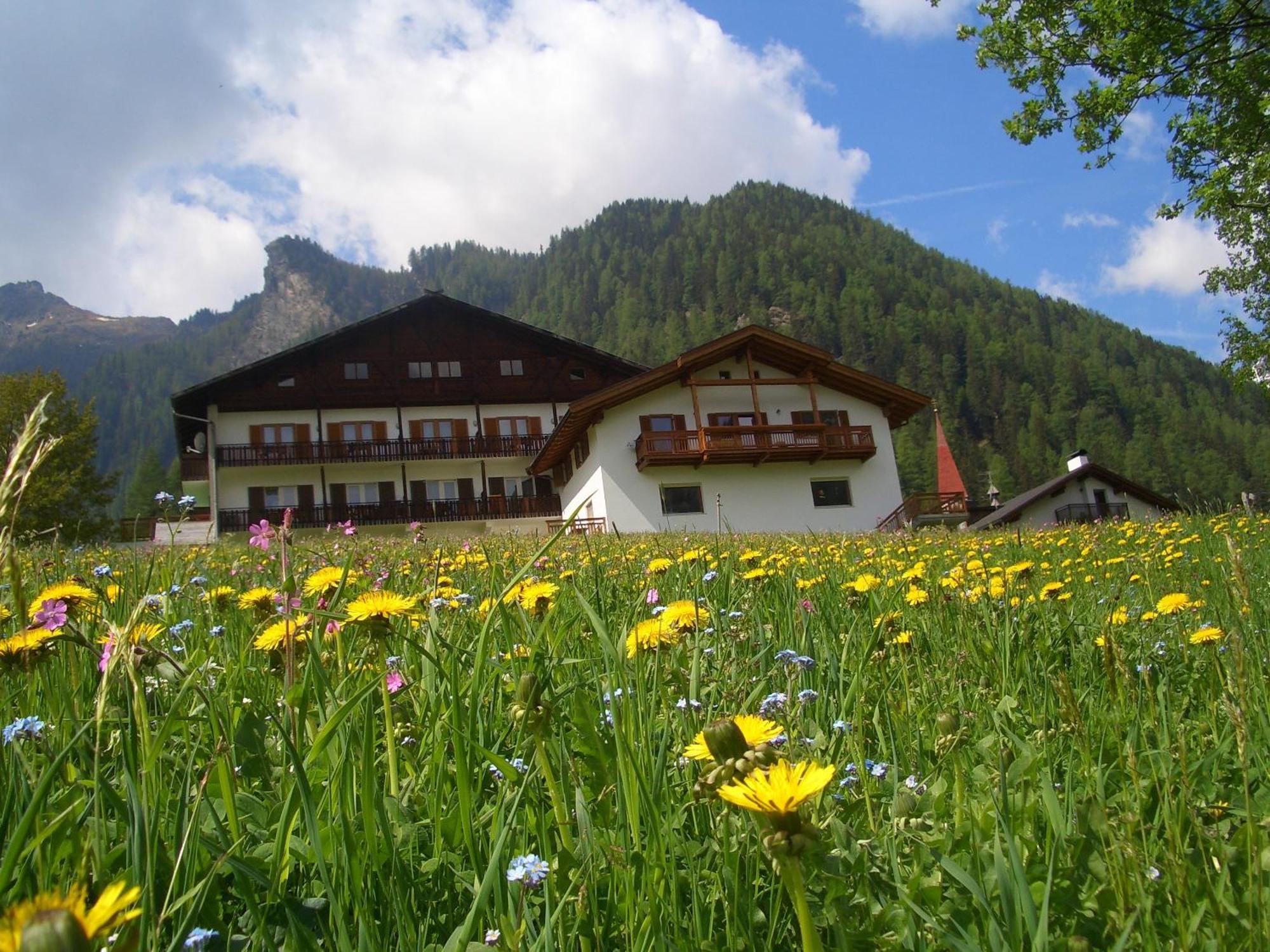 Hotel Ultnerhof St. Gertraud im Ultental Exterior foto