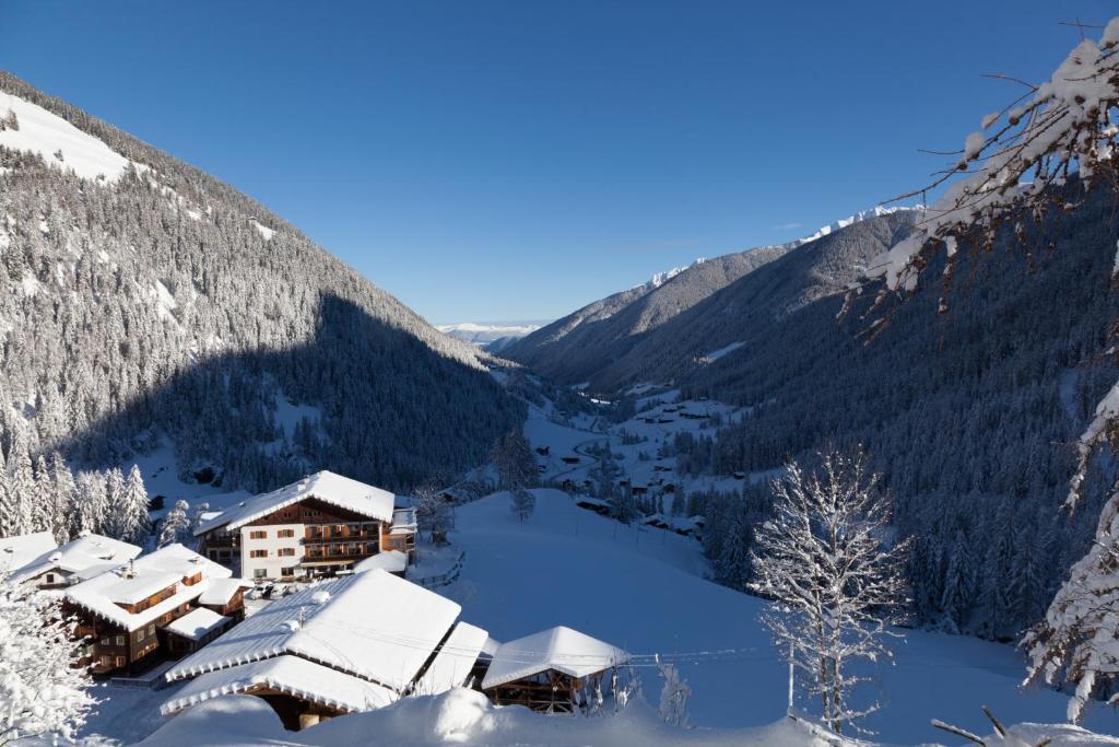 Hotel Ultnerhof St. Gertraud im Ultental Exterior foto